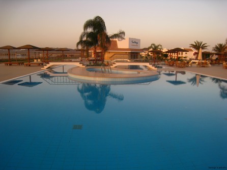 Hotel Lahami Bay - Pool mit Poolbar